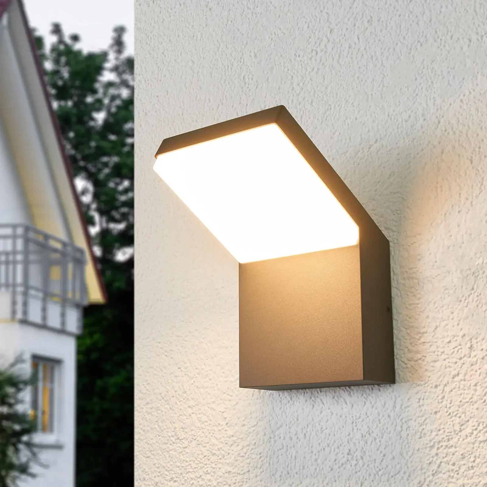 Yolena lampa ścienna LED skierowana w dół do użytku zewnętrznego