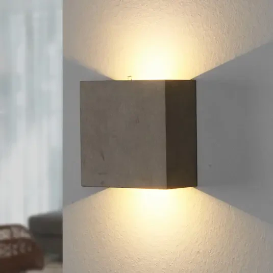 Yva – Betonowa lampa ścienna LED