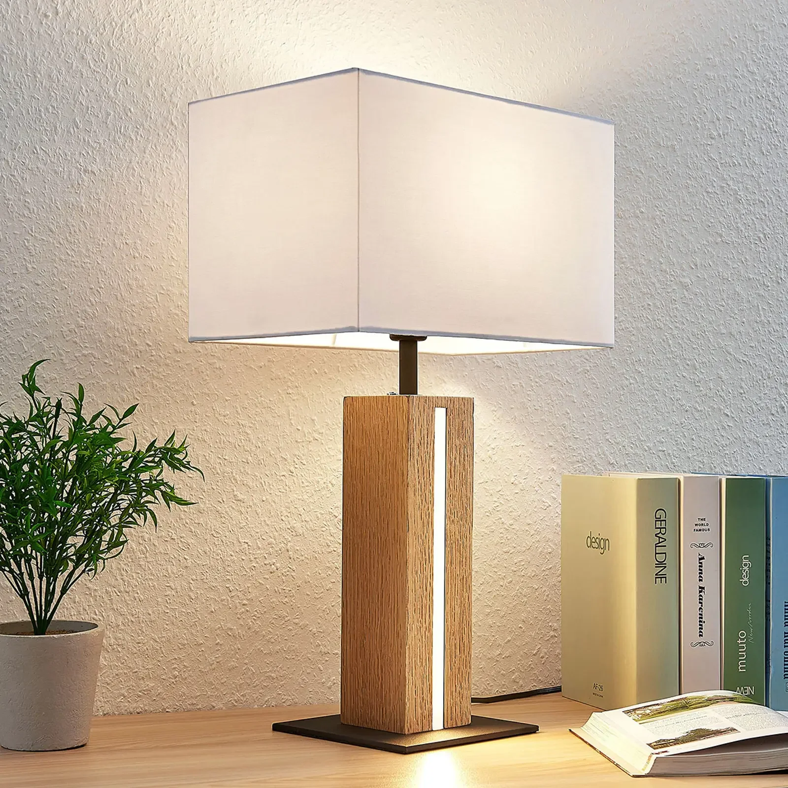 Lampa stołowa z tkaniny Garry z drewnianą ramą, narożna