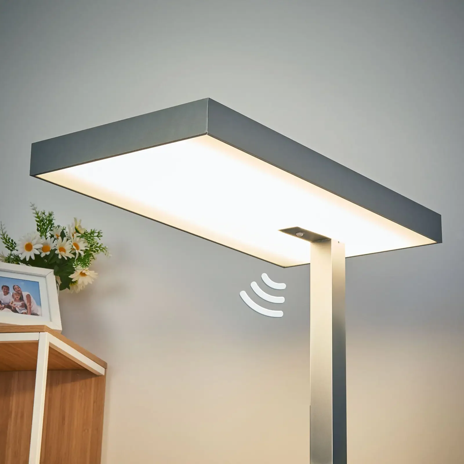 Lampa stojąca LED biurowa Nora, czujnik ruchu 50W