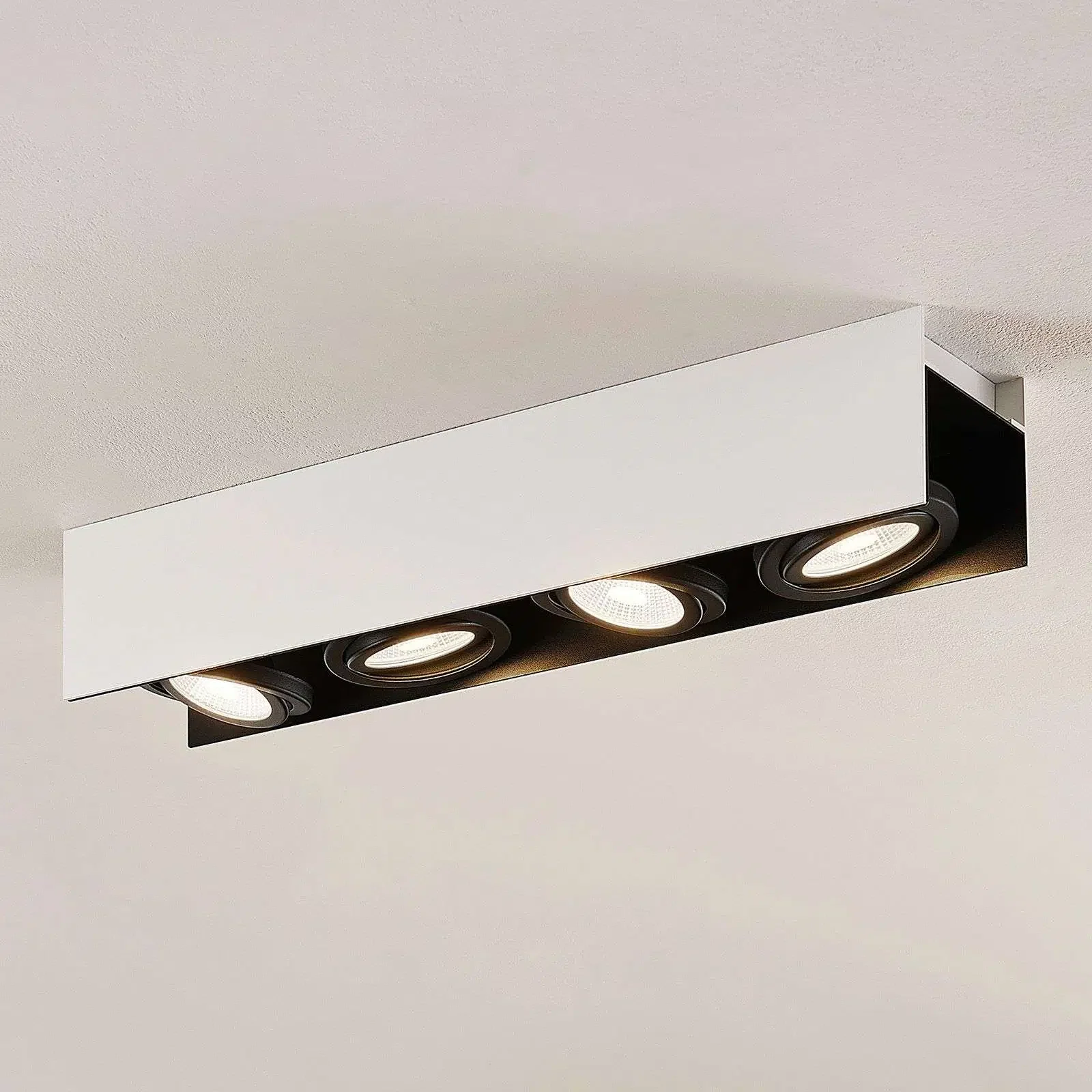 Lampa sufitowa LED Archchio Olinka, czarno-biała, 4 żarówki.