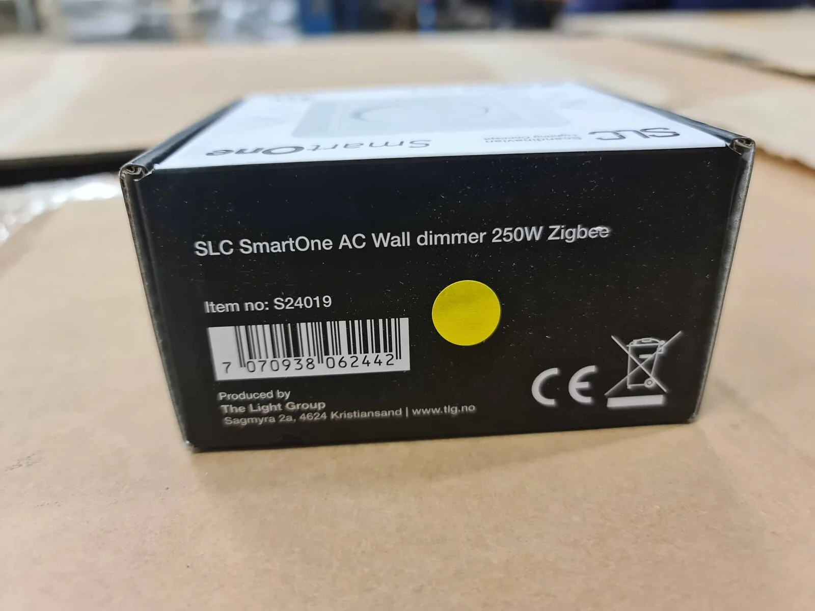 Regulator ścienny AC SLC SmartOne 300W Zigbee