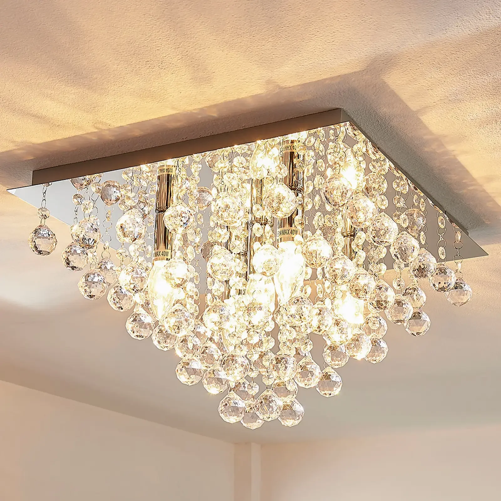 Annica – kwadratowa lampa sufitowa z akrylowymi zawieszkami