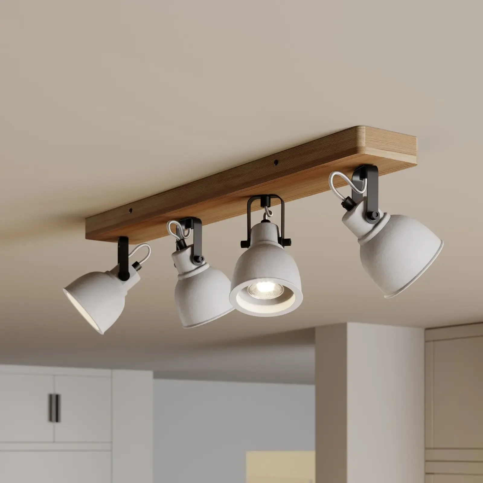 Lampa sufitowa LED Lindby Mitis, drewno sosnowe, 4 żarówki.