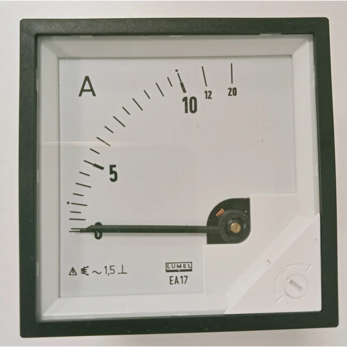 Amperomierz analogowy tablicowy 10A 72X72mm IP50 EA17N E20700000000