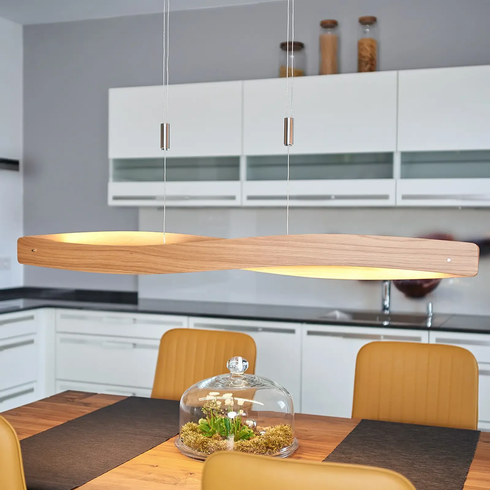 Lampa wisząca LED Lian z naturalnego dębu