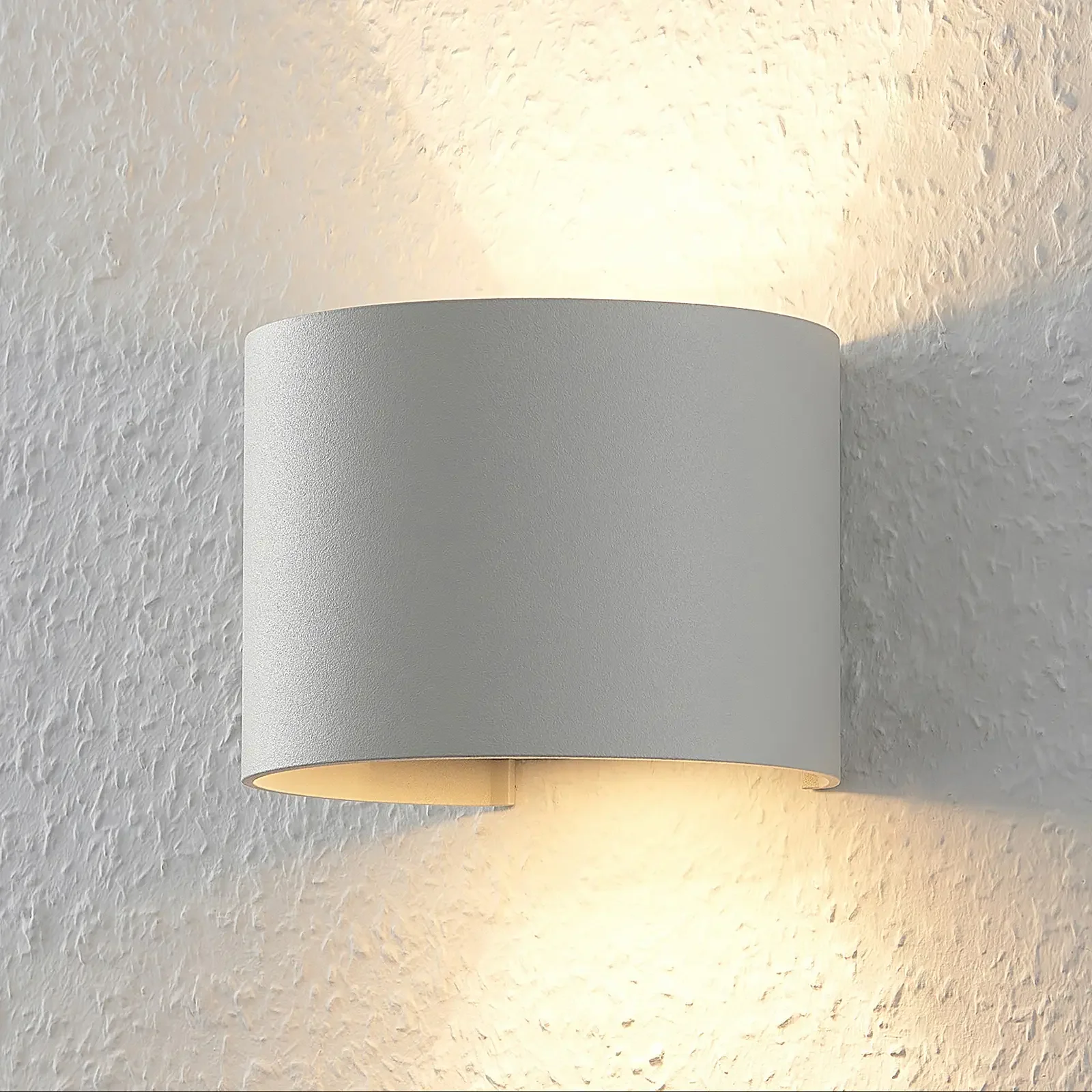 Biała lampa ścienna Zuzana, okrągła